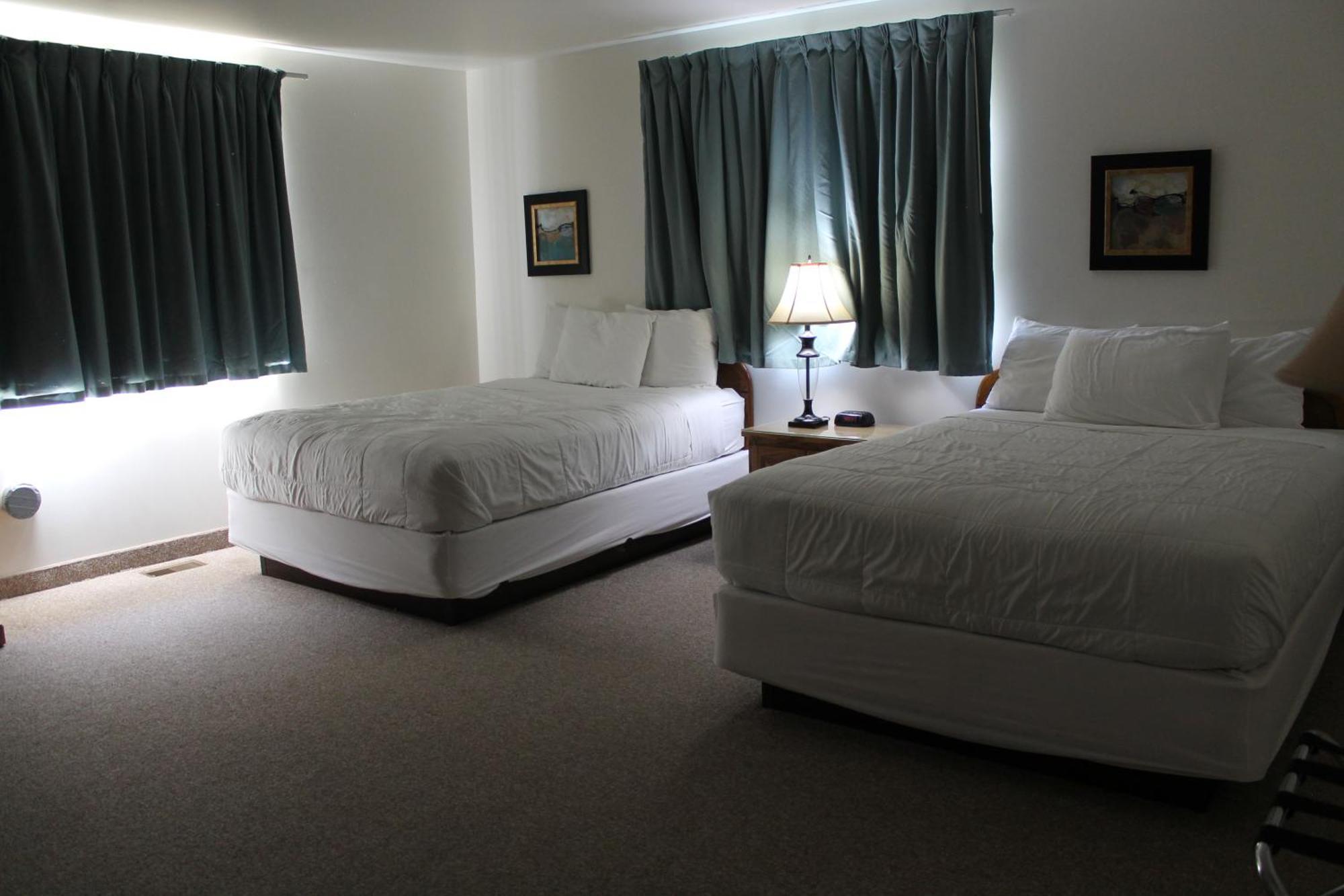 American Host Inn Hart Екстериор снимка